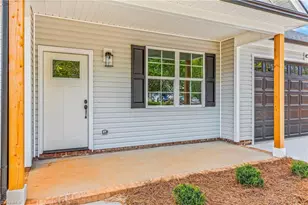 109 Hickory St, Yadkinville, NC 27055 - Photo 4