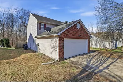 4324 Creekdale Drive, Greensboro, NC 27406 - Photo 2