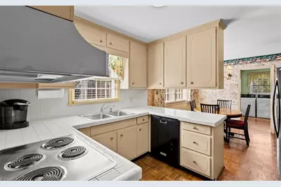 719 Rollingwood Drive, Greensboro, NC 27410 - Photo 18