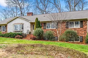 719 Rollingwood Dr, Greensboro, NC 27410 - Photo 2