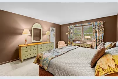 719 Rollingwood Drive, Greensboro, NC 27410 - Photo 22