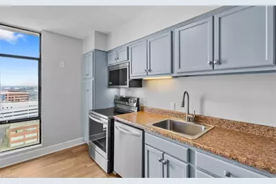 1101 N Elm Street #1404, Greensboro, NC 27401 - Photo 4