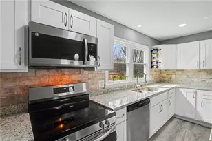 204 N Gurney St, Burlington, NC 27215 - Photo 12