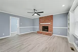 204 N Gurney St, Burlington, NC 27215 - Photo 8