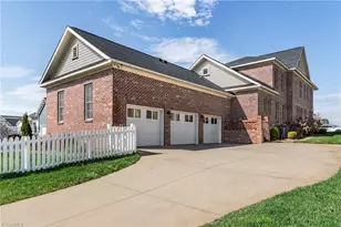 1207 Heron Ridge Rd, Winston-Salem, NC 27106 - Photo 4