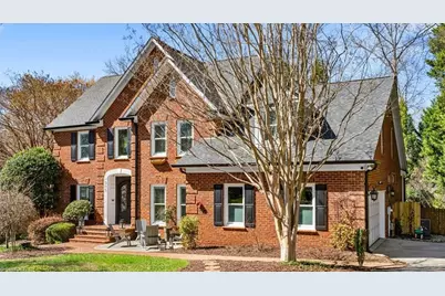 905 McDowell Drive, Greensboro, NC 27408 - Photo 2