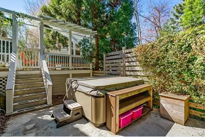 905 McDowell Drive, Greensboro, NC 27408 - Photo 44