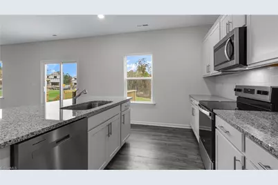 406 Jack Pine Street, Thomasville, NC 27360 - Photo 8