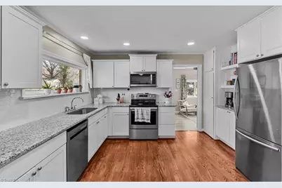 806 King George Drive, Greensboro, NC 27410 - Photo 8