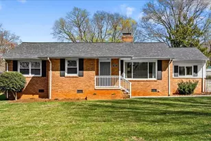 806 King George Dr, Greensboro, NC 27410 - Photo 2