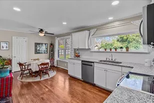 806 King George Dr, Greensboro, NC 27410 - Photo 10