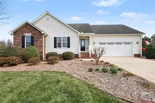 251 Carriage Trace Ln, Lexington, NC 27295 - Photo 2