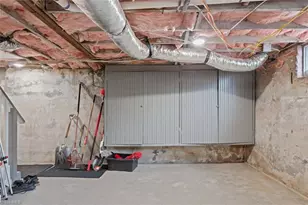 1606 End Pl W, Greensboro, NC 27403 - Photo 32