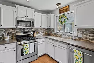 420 Chester Woods Ct, High Point, NC 27262 - Photo 16