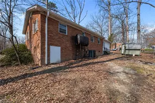 3818 Edgewood Terrace Rd, Greensboro, NC 27406 - Photo 6