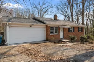 3818 Edgewood Terrace Rd, Greensboro, NC 27406 - Photo 2