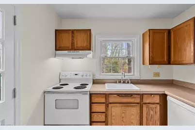 1216 Pamlico Drive, Greensboro, NC 27408 - Photo 12