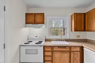 1216 Pamlico Dr, Greensboro, NC 27408 - Photo 12