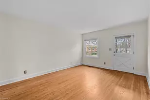 1216 Pamlico Dr, Greensboro, NC 27408 - Photo 8