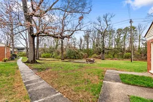 1216 Pamlico Dr, Greensboro, NC 27408 - Photo 30