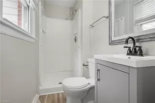 2704 Renee Dr, Greensboro, NC 27407 - Photo 10