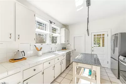 806 Granville Drive, Winston-Salem, NC 27101 - Photo 10