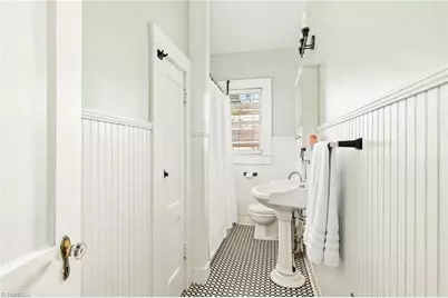 806 Granville Drive, Winston-Salem, NC 27101 - Photo 16