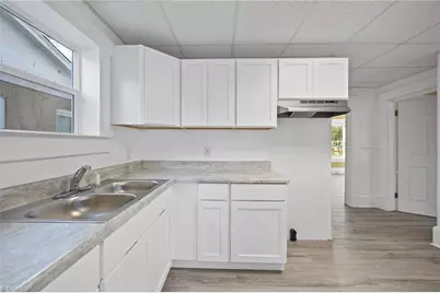 801 E Lexington Avenue, High Point, NC 27262 - Photo 10