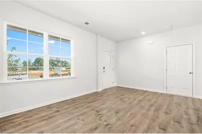 3009 Middle Creek Lane, Greensboro, NC 27405 - Photo 4