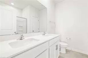 3009 Middle Creek Ln, Greensboro, NC 27405 - Photo 10