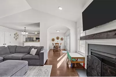 295 Calinda Drive, Thomasville, NC 27360 - Photo 6