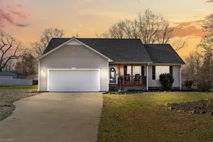 295 Calinda Dr, Thomasville, NC 27360 - Photo 32