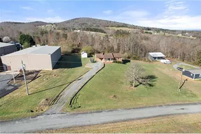 1041 Tom East Road, Westfield, NC 27053 - Photo 2