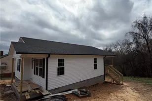 113 River Dr, Randleman, NC 27317 - Photo 2