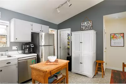 609 Ladford Lane, High Point, NC 27265 - Photo 10