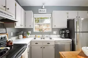 609 Ladford Ln, High Point, NC 27265 - Photo 12