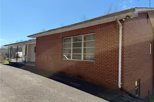 6222 Pine St, Mount Airy, NC 27030 - Photo 8