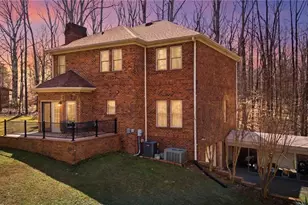 1100 Woodridge Ln, Yadkinville, NC 27055 - Photo 2