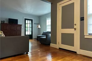 716 W Main St, Elkin, NC 28621 - Photo 4