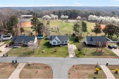 8 Lea Lane, Mebane, NC 27302 - Photo 4