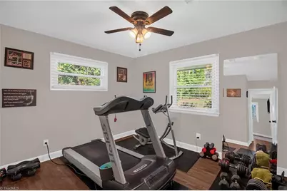 3917 W Friendly Avenue, Greensboro, NC 27410 - Photo 22