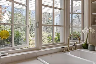 208 Willoughby Blvd, Greensboro, NC 27408 - Photo 14