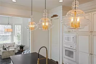 208 Willoughby Blvd, Greensboro, NC 27408 - Photo 12