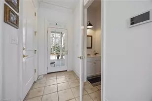 208 Willoughby Blvd, Greensboro, NC 27408 - Photo 20