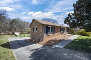 304 Eastway Ln, Graham, NC 27253 - Photo 24