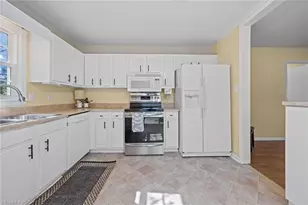 304 Eastway Ln, Graham, NC 27253 - Photo 10