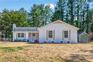 5404 Ropley Dr, Greensboro, NC 27455 - Photo 2