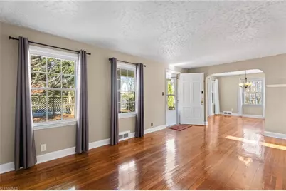 724 S Sunset Drive, Winston-Salem, NC 27103 - Photo 4