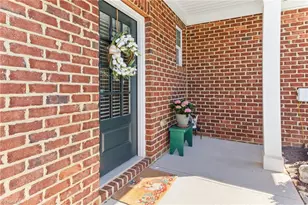 402 Mockingbird Ln, Mebane, NC 27302 - Photo 4