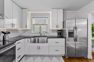 804 Willowbrook Dr, Greensboro, NC 27403 - Photo 14